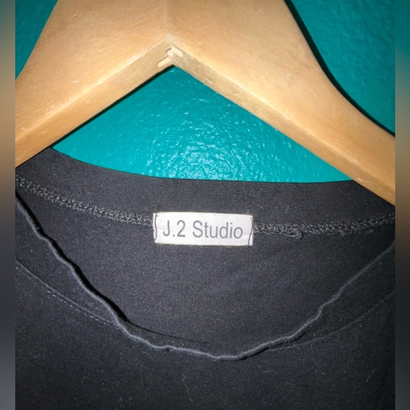 Under air Ambivalencia size small women’s t shirt - Picture 3 of 5